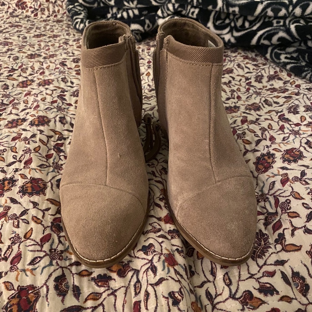 Ankle boots